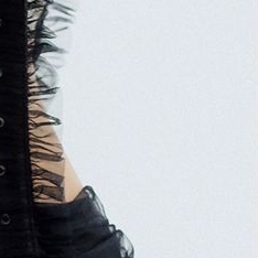 Behind-the-scenes cut of Kim Garam