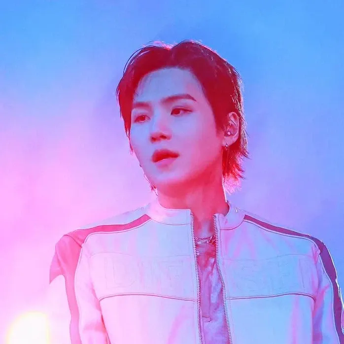 SUGA (防弹少年团)的幕后花絮