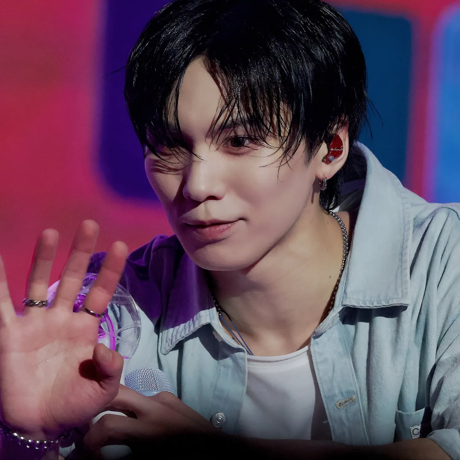 A moment captured by Rocky's fan