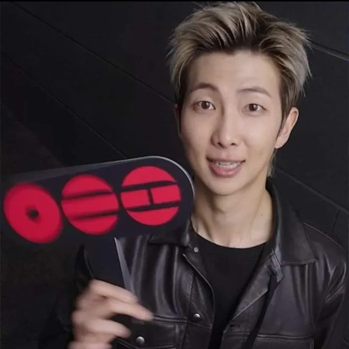 RM (防弹少年团)的最新照片