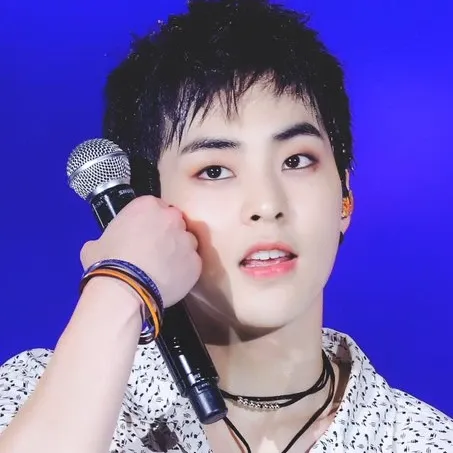 Xiumin (EXO)的最新活动照片