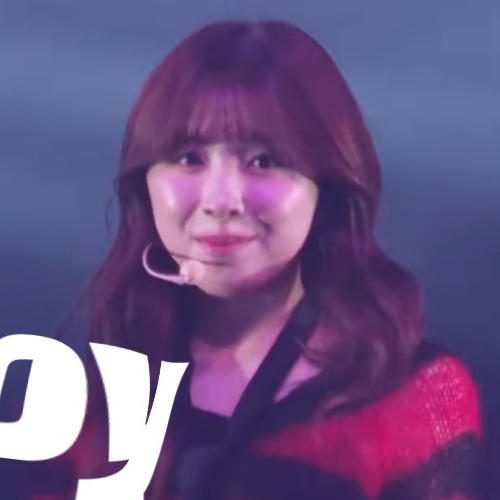 A moment captured by Miihi (NiziU)'s fan