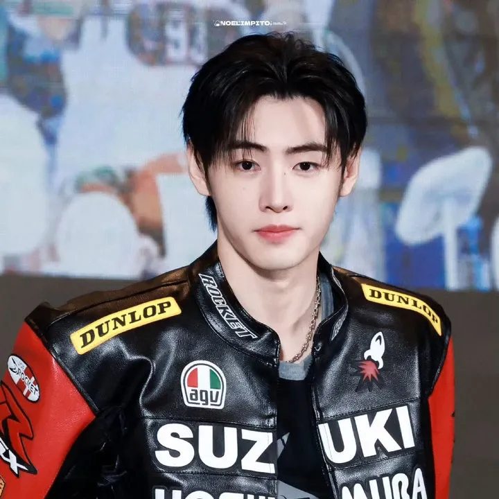 Recent activity shot of Sunghoon (ENHYPEN)