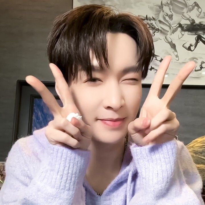 レイ (EXO)の最新写真