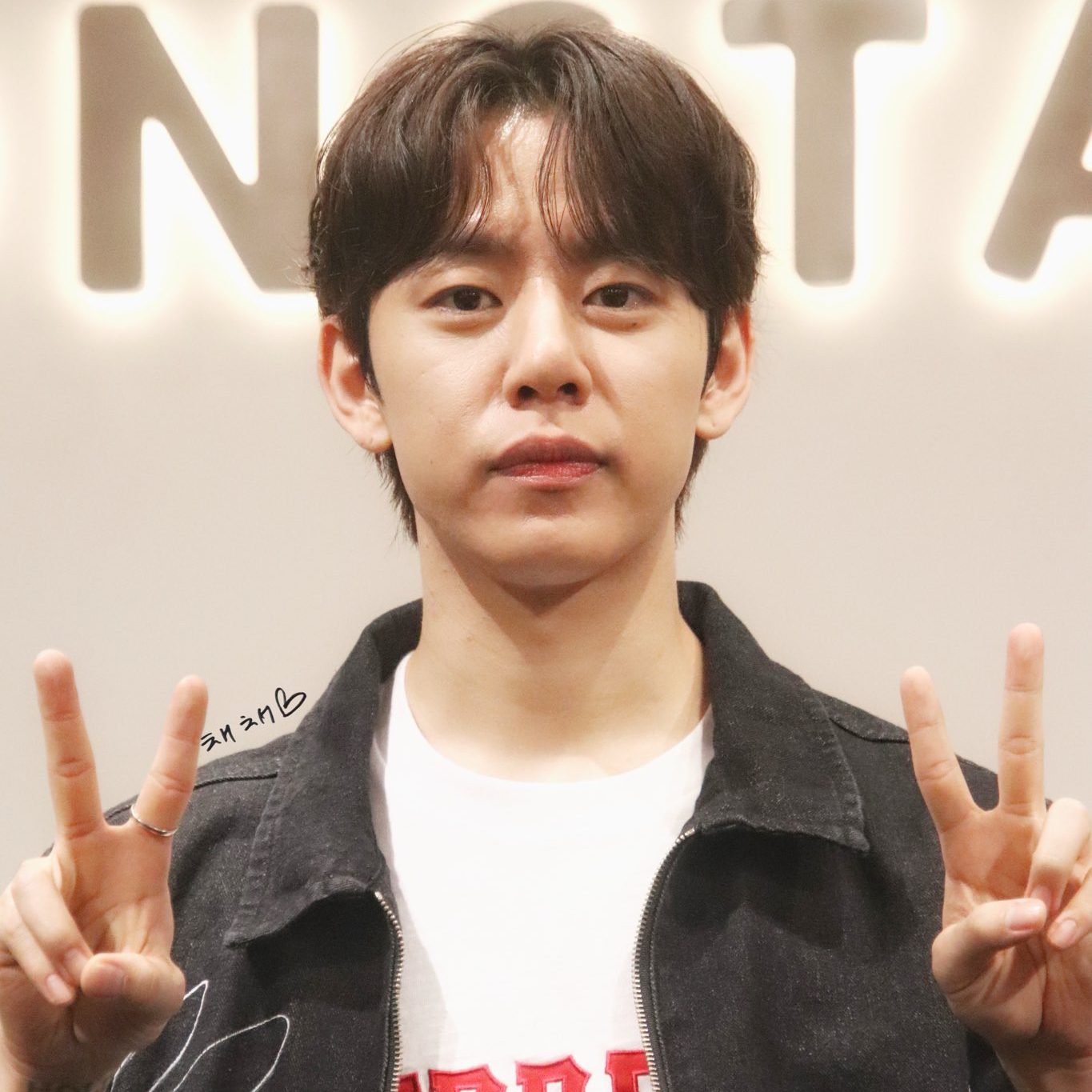 Daehyun (B.A.P)の舞台裏ショット
