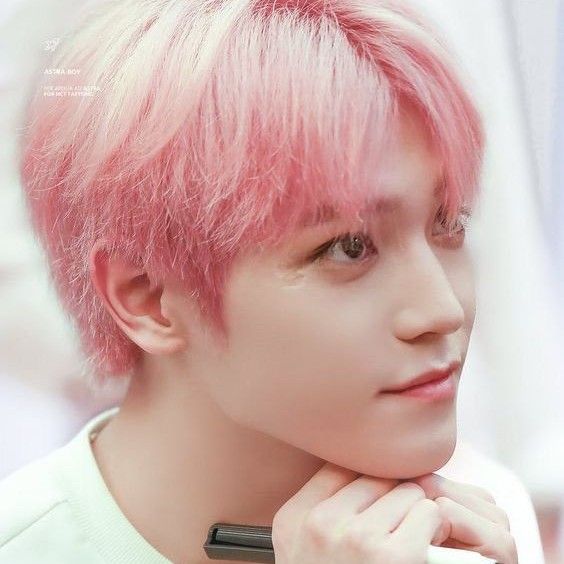 泰容 (NCT 127)的最新活动照片