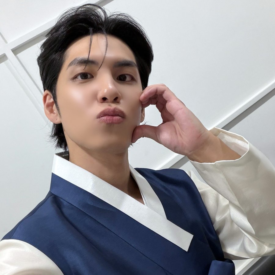 元弼 (DAY6)的最新照片