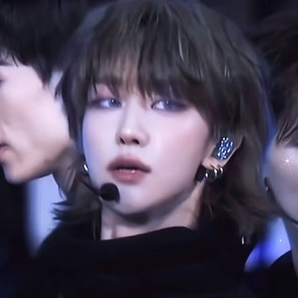 Behind-the-scenes cut of The 8 (SEVENTEEN)