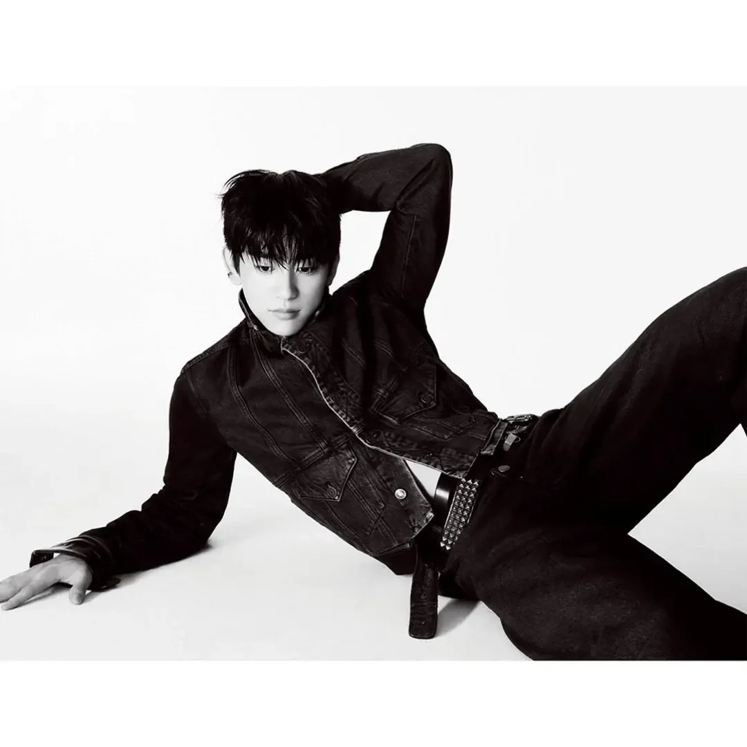 Latest photo of Jinyoung (GOT7)