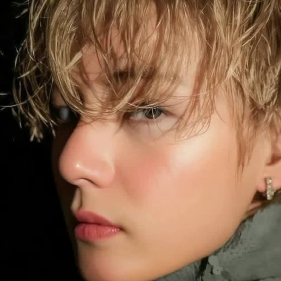 Recent activity shot of V (BTS)