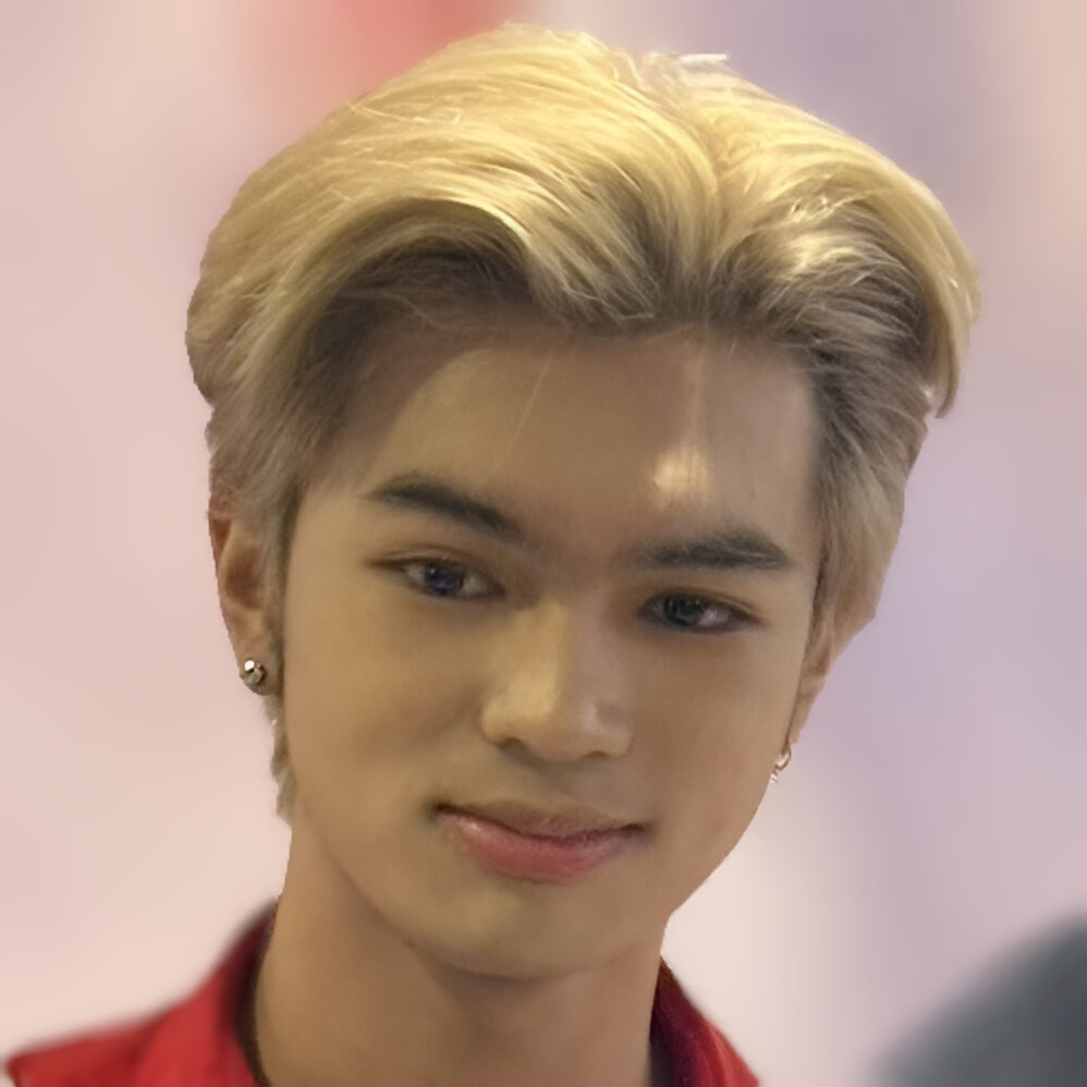 A moment captured by Jeromy (HORI7ON)'s fan