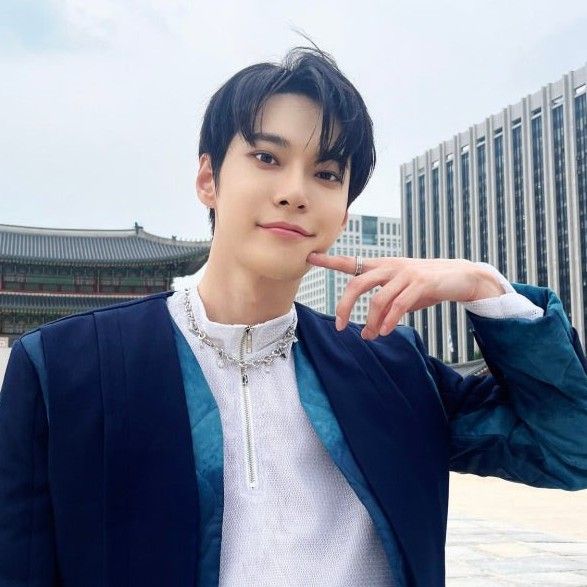 A moment captured by Doyoung (NCT 127)'s fan