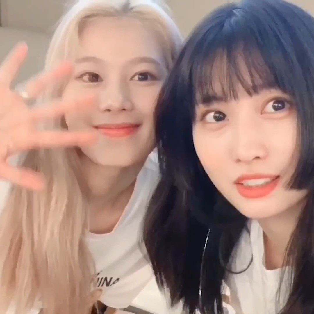 Momo (TWICE)的最新活動照片