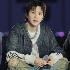 Latest photo of SUGA (BTS)