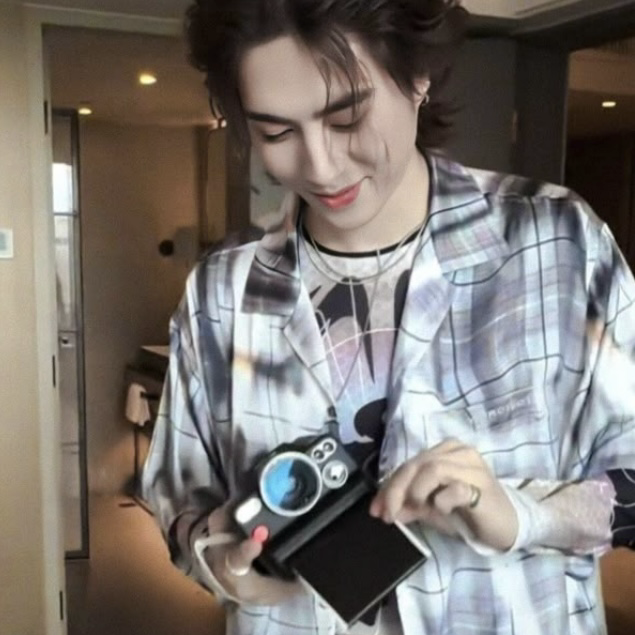 Latest photo of Yugyeom (GOT7)
