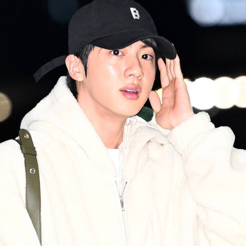 진 (방탄소년단)의 비하인드 컷