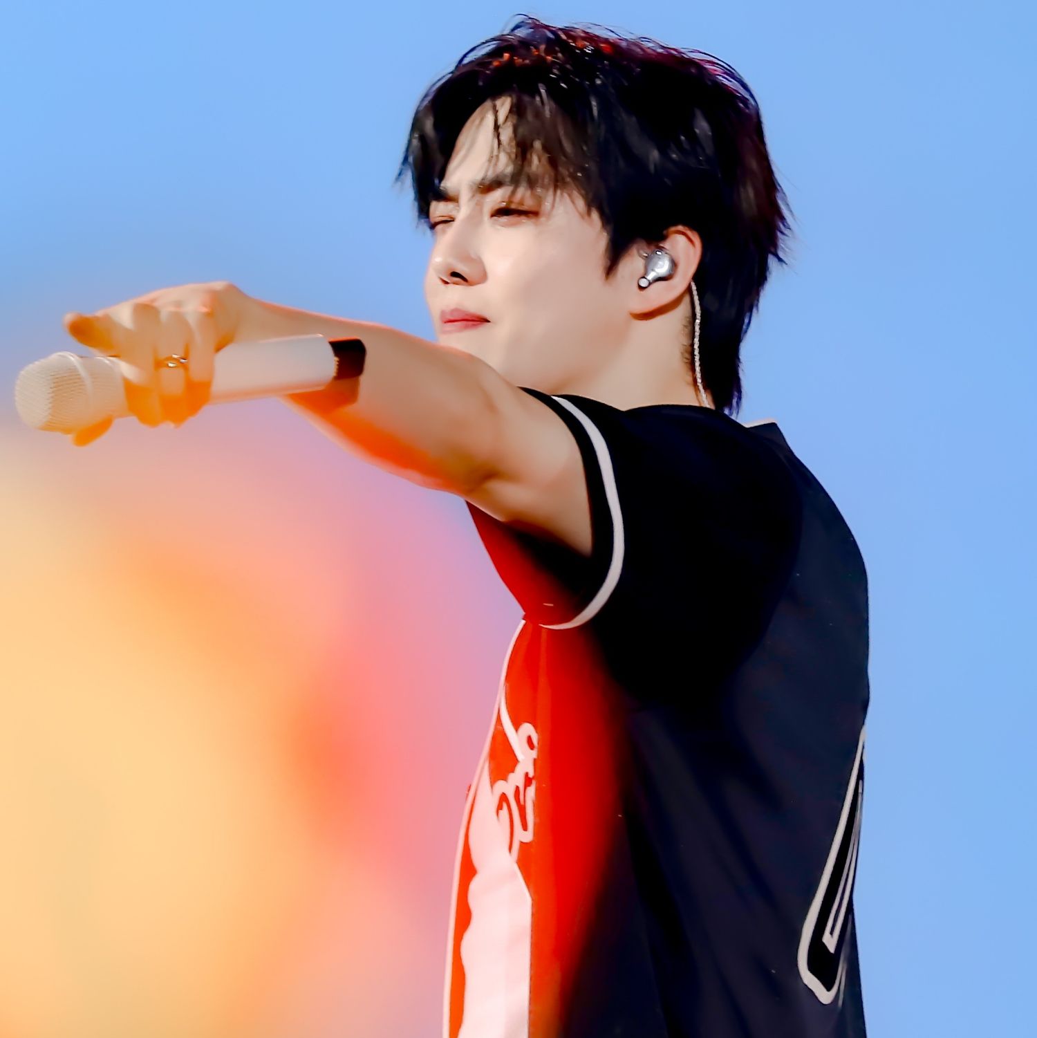 Behind-the-scenes cut of Suho (EXO)