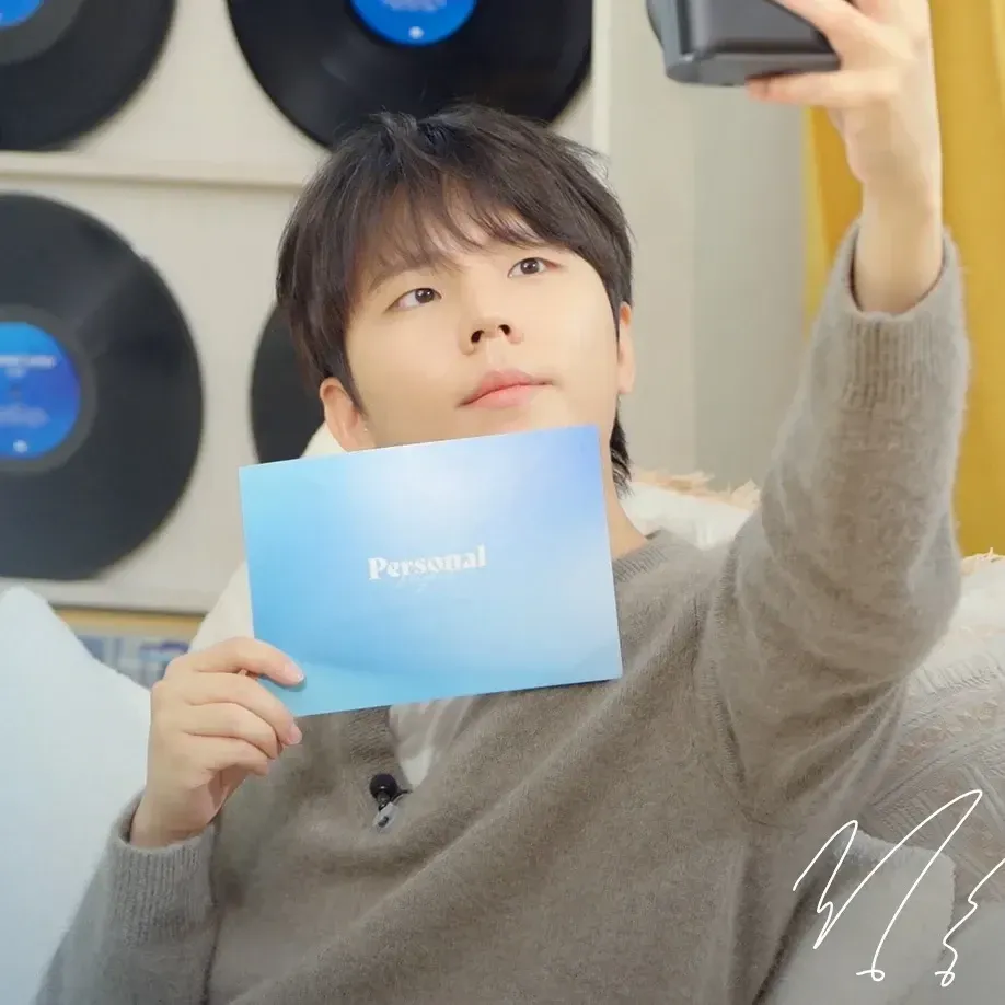 A moment captured by Jung Seunghwan's fan