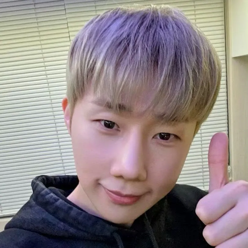 A moment captured by Sungkyu (INFINITE)'s fan