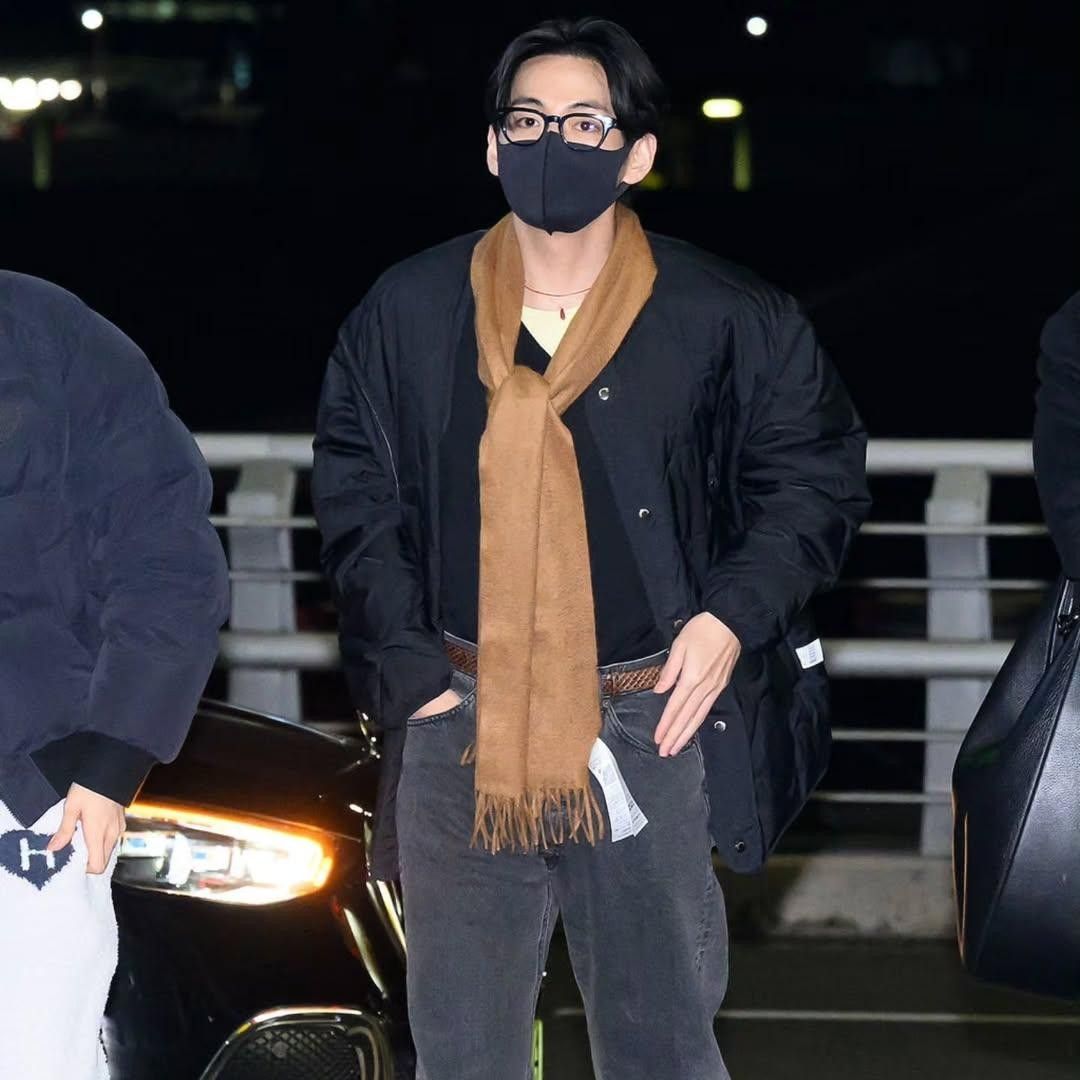 뷔 (방탄소년단)의 최신 사진