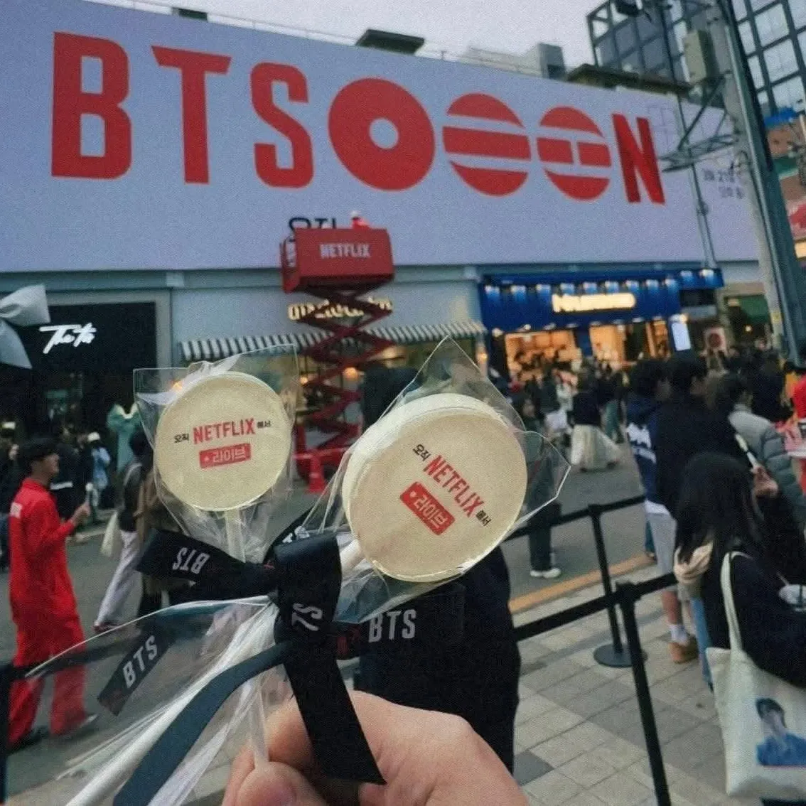 뷔 (방탄소년단)의 비하인드 컷