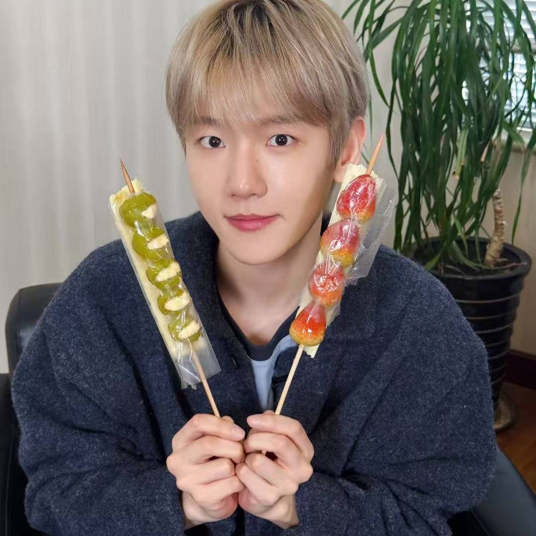 백현 (EXO) 최근 활동샷