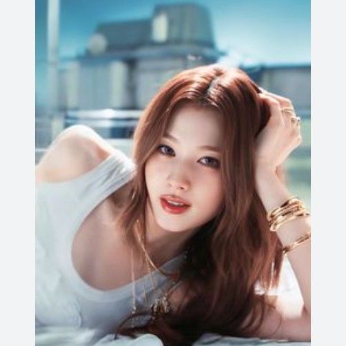 Behind-the-scenes cut of Sana (TWICE)