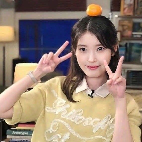 아이유 최근 활동샷