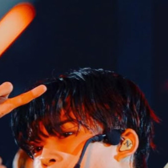 Recent activity shot of Nagao Kento (Naniwa Danshi)