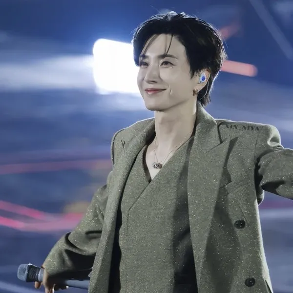 Latest photo of Leeteuk (Super Junior)