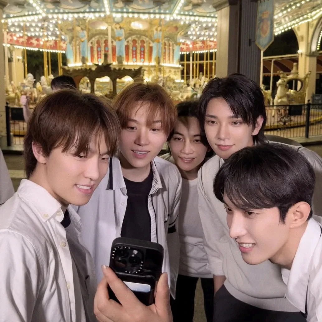 Foto aktivitas terbaru DK (SEVENTEEN)