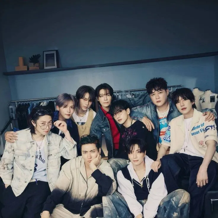 Behind-the-scenes cut of Super Junior