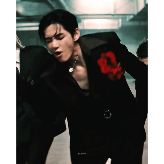 뷔 (방탄소년단) 최근 활동샷