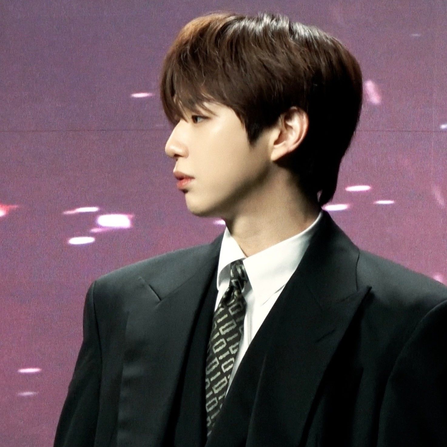 Behind-the-scenes cut of Kang Daniel