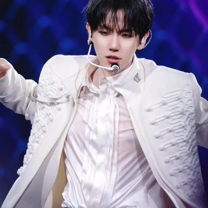 伯賢 (EXO)的最新活動照片