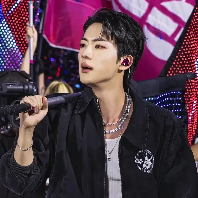 Potret di balik layar Jin (BTS)
