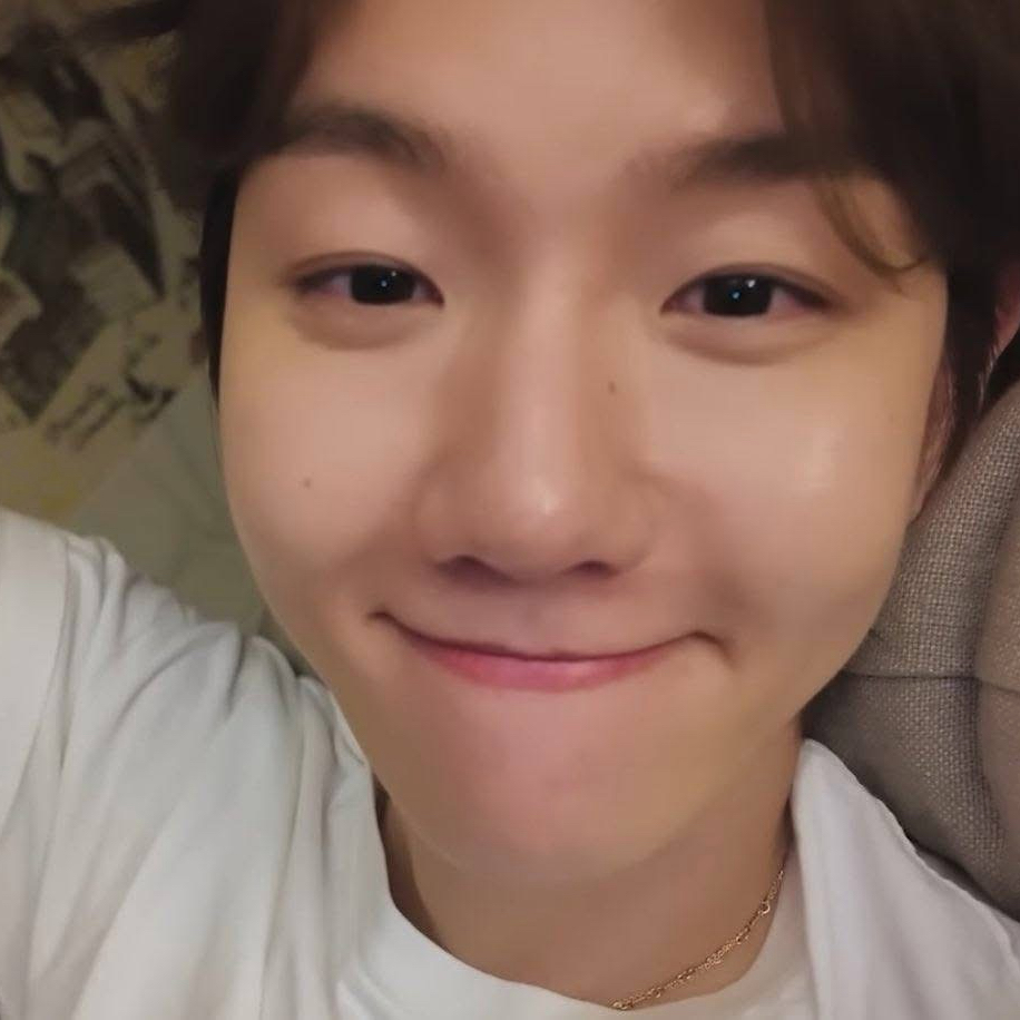 Recent activity shot of Baekhyun (EXO)