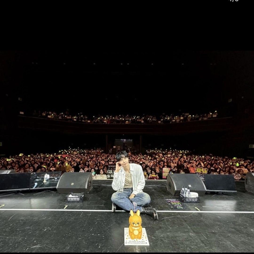 Latest photo of Johnny (NCT 127)