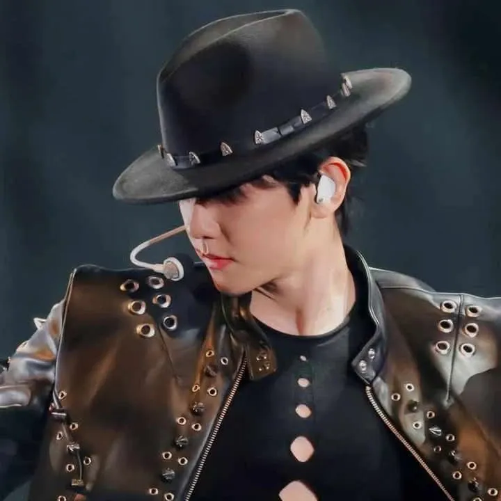 Foto aktivitas terbaru EXO