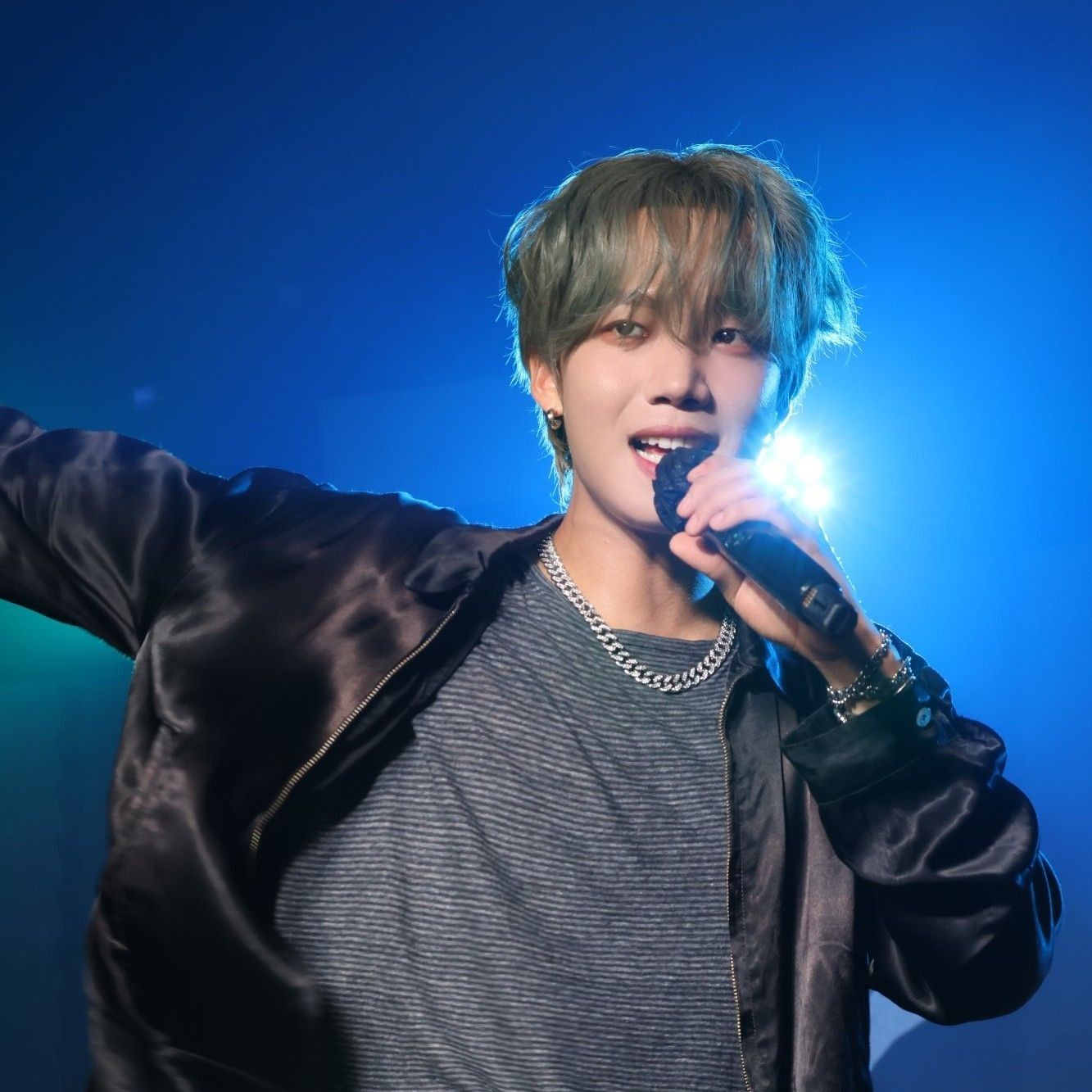 Behind-the-scenes cut of Lim Youngmin