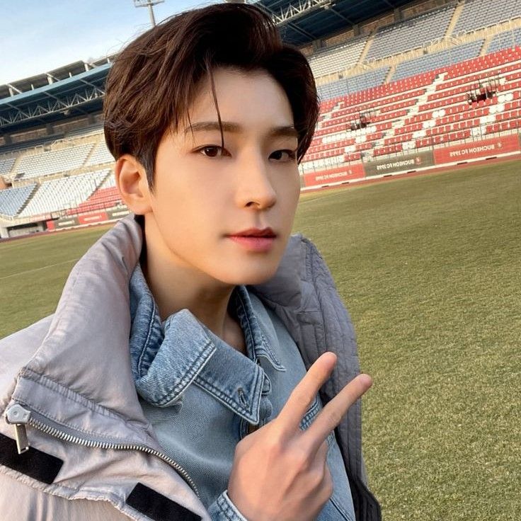 Latest photo of Wonwoo (SEVENTEEN)