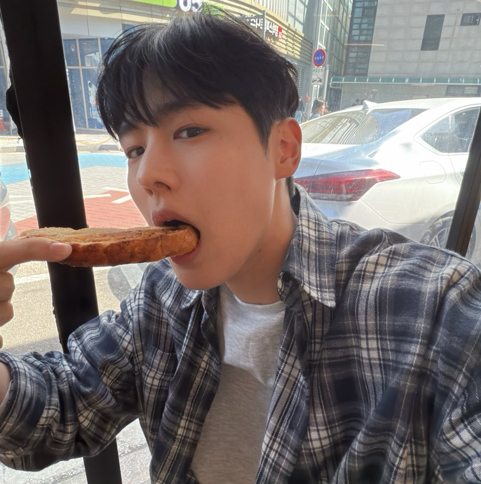 Latest photo of Choi Byungchan
