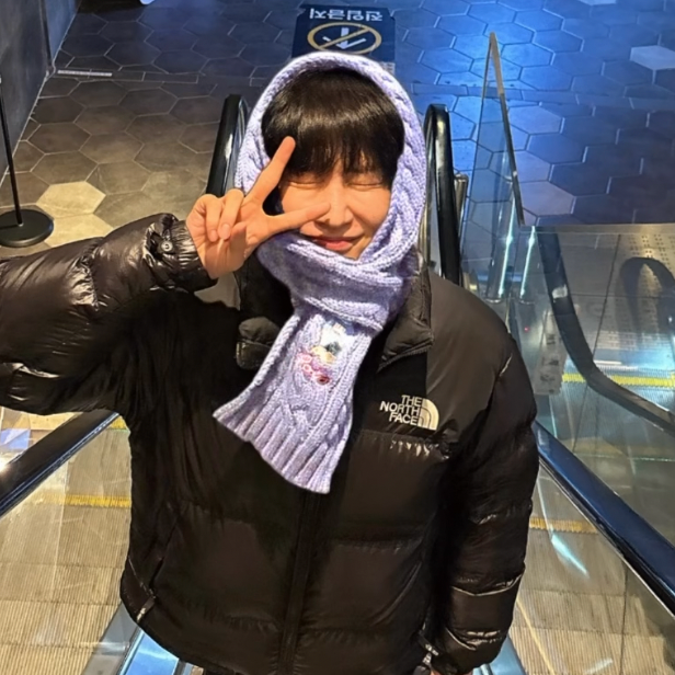 Behind-the-scenes cut of Jeon Woong (AB6IX)