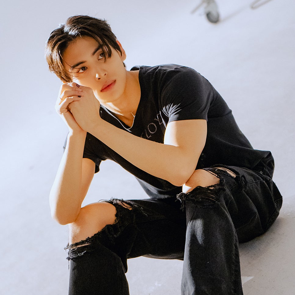 Behind-the-scenes cut of Taeyang (SF9)