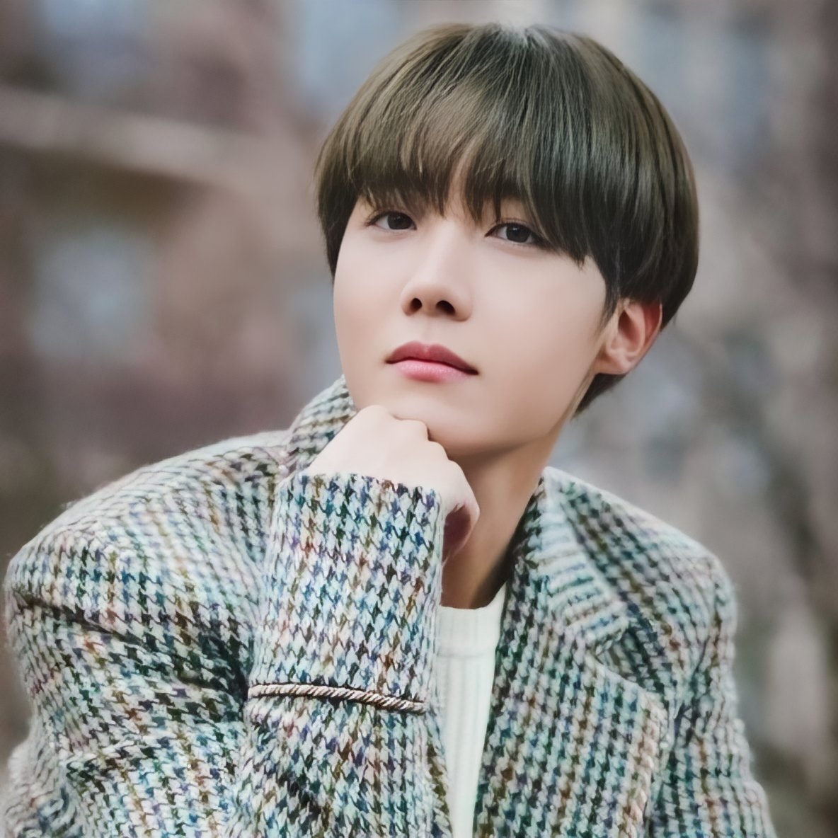 제이홉 (방탄소년단)의 최신 사진