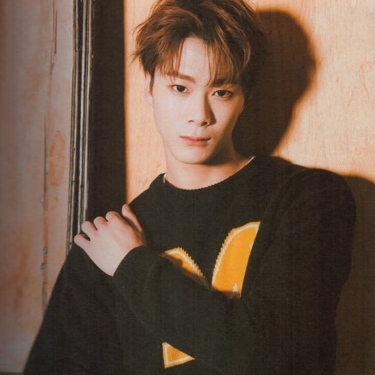 Latest photo of Moonbin (ASTRO)