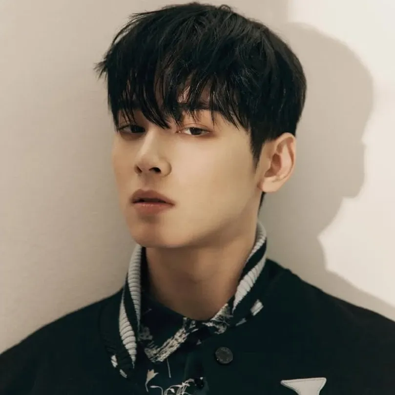 아스트로의 최신 사진