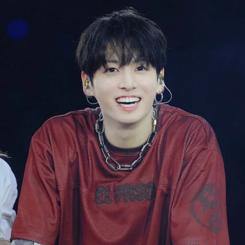 Foto aktivitas terbaru Jungkook (BTS)