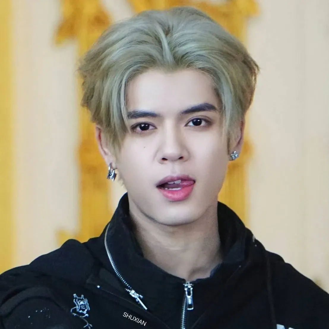 A moment captured by DORN (NexT1DE)'s fan