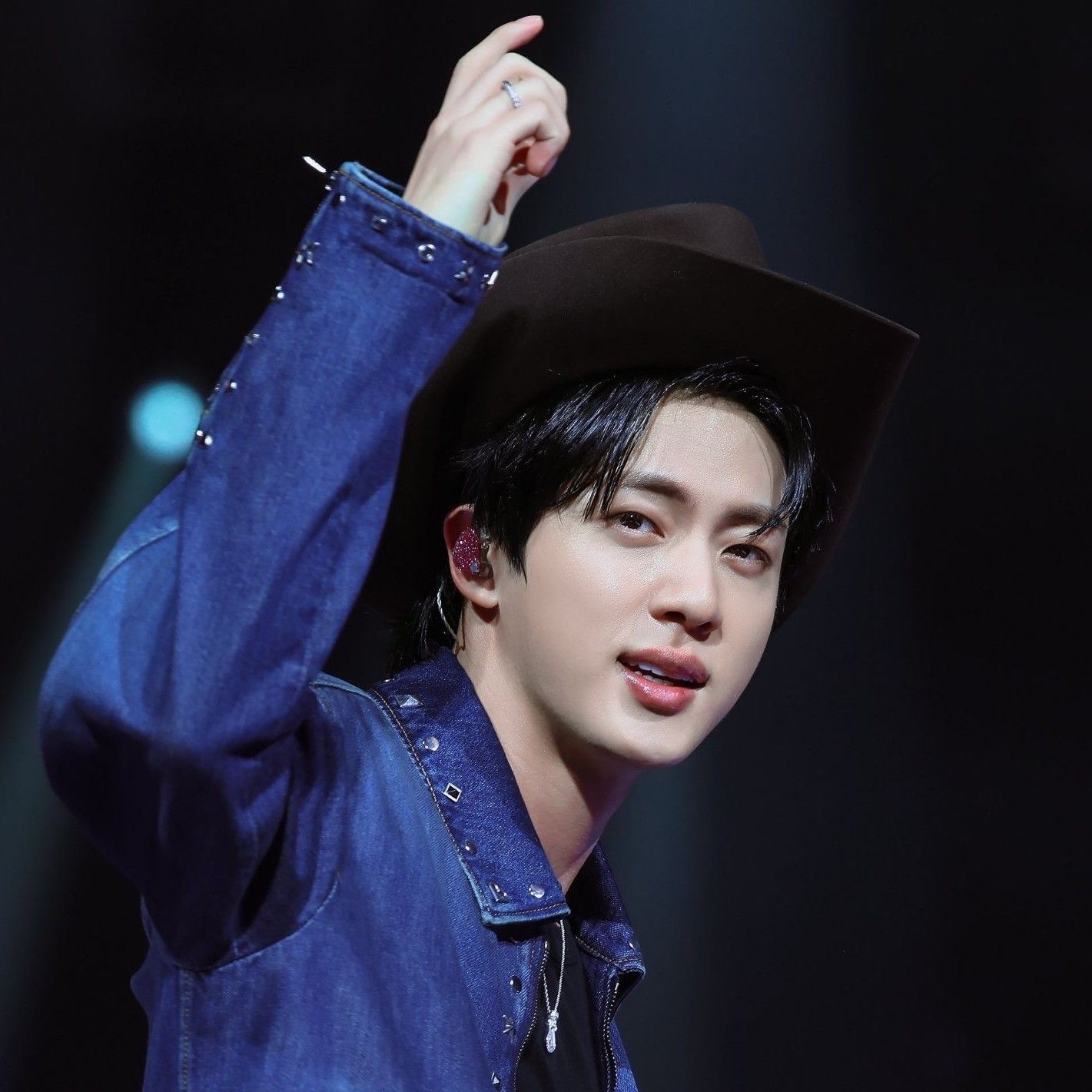 Momen yang diabadikan oleh penggemar Jin (BTS)